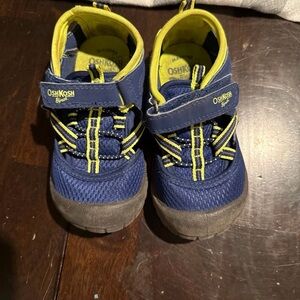 OshKosh B'gosh Navy and Yellow Kids Sneakers with Hook-and-Loop Strap